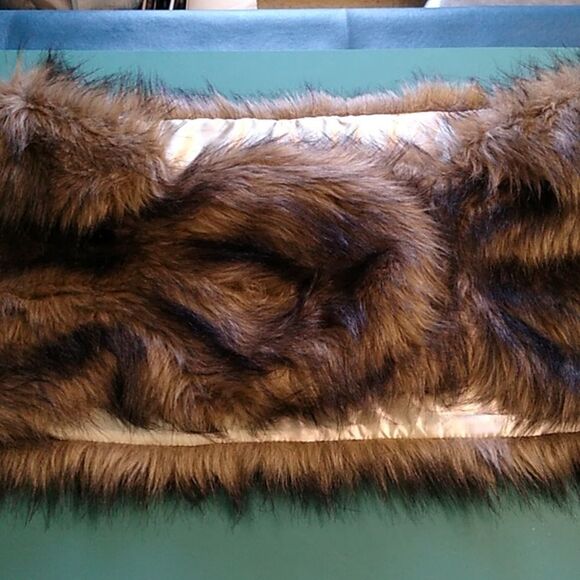 Long Haired Satin lined Stole/Wrap Possible Coyote? Cottagecore Grandmacore - Picture 7 of 8